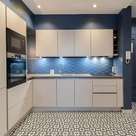 Apartment L48 Smart 1 Bdr Ac. Centre 10mins Sea