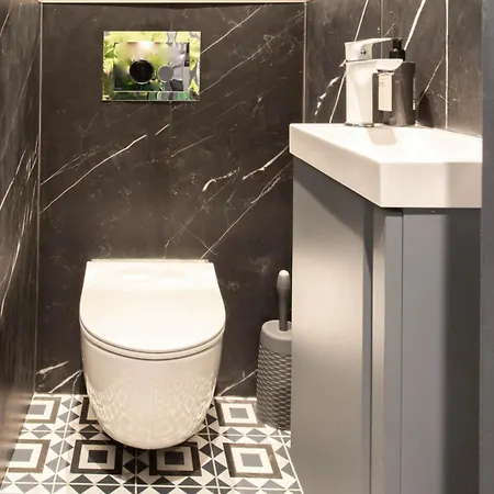 L48 Smart 1 Bdr Ac. Centre 10mins Sea Apartman *