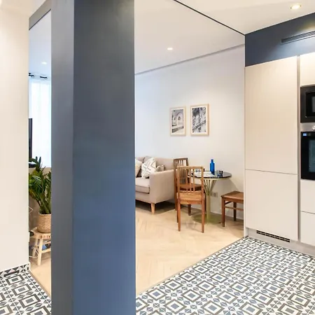 L48 Smart 1 Bdr Ac. Centre 10mins Sea Apartment *