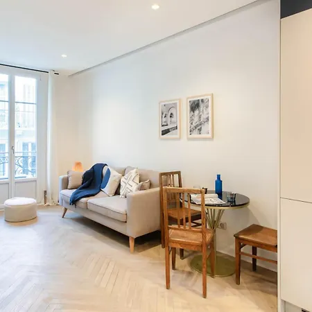 L48 Smart 1 Bdr Ac. Centre 10mins Sea *