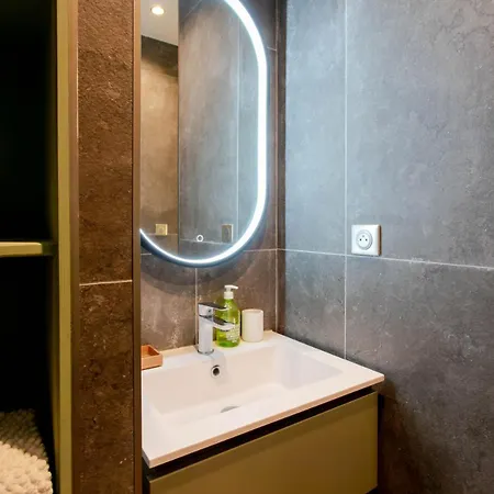 L48 Smart 1 Bdr Ac. Centre 10mins Sea Νίκαια