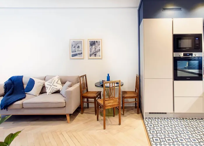 L48 Smart 1 Bdr Ac. Centre 10mins Sea * Nice